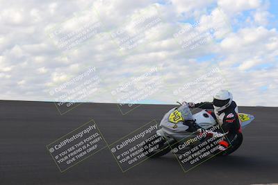 media/Sep-11-2022-SoCal Trackdays (Sun) [[81b7e951af]]/Bowl (820am)/